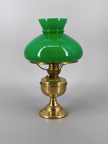 Antike petroleumlampe - *,