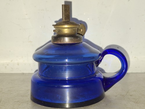 Alte kleine petroleumlampe - alte,
