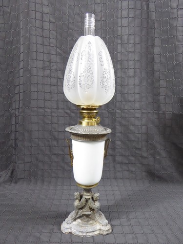 Alte antike petroleumlampe - antike,