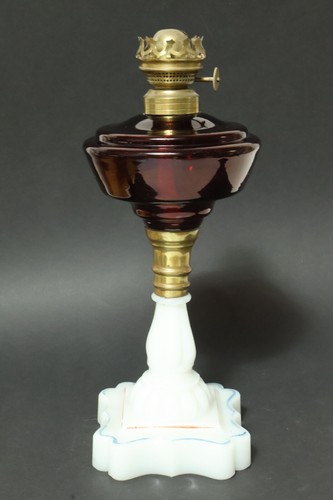 Alte opalglas petroleumlampe - opalglas,